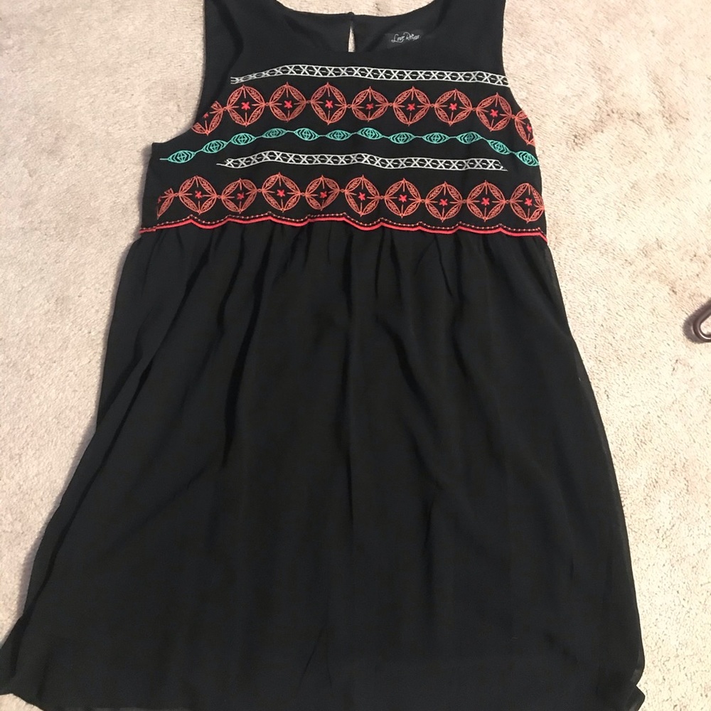 Pattern black dress
